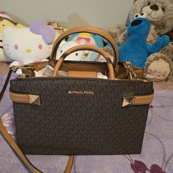 Like new MK bag - Picture 6 of 10